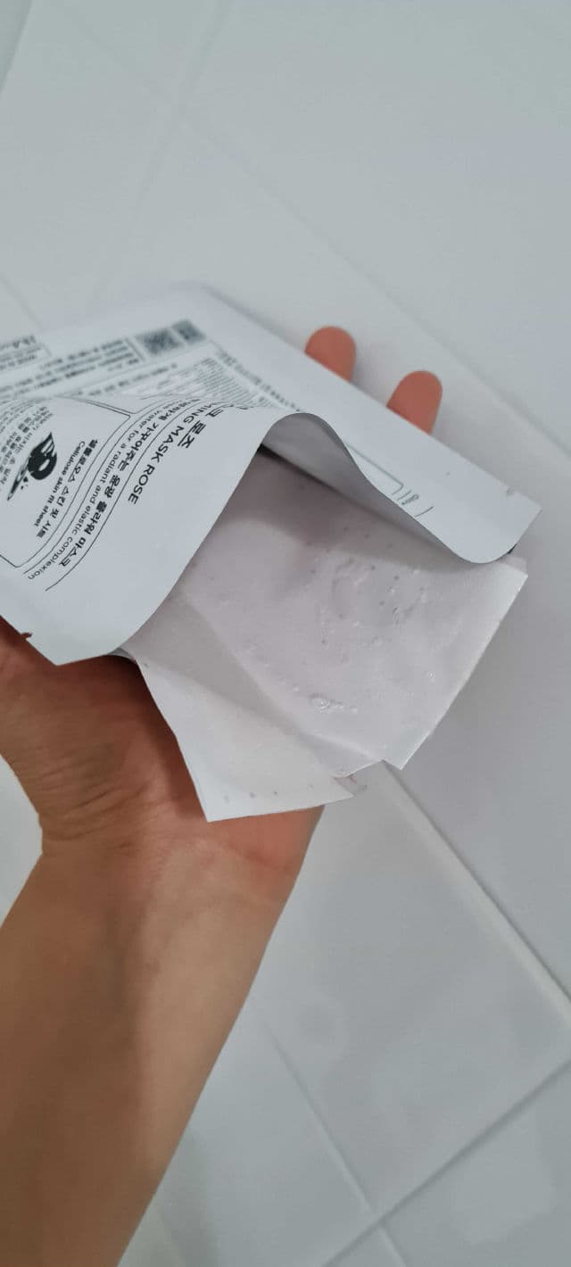 JMsolution Glow Luminous Flower Firming Mask Rose review photo by veagee