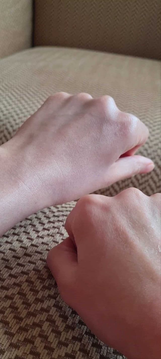 Avene Very High Protection Fluid Fragrance-Free SPF 50+ review photo by veagee