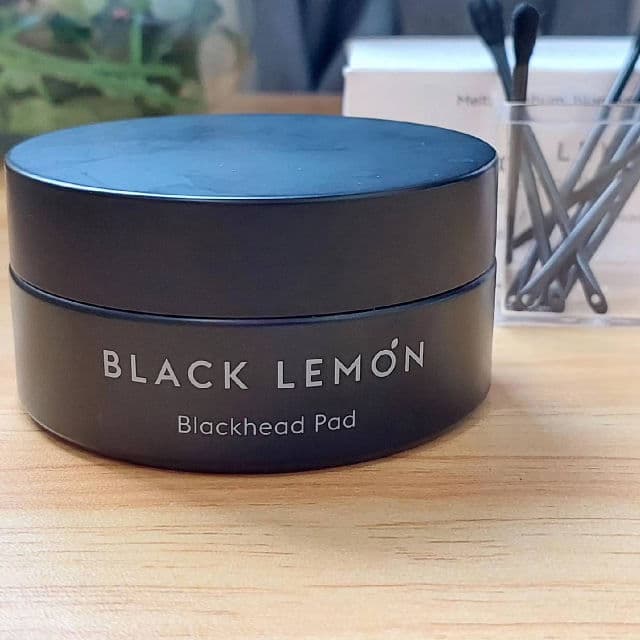 Meta Foret Black Lemon Blackhead Pad review photo by Mariakhrawish