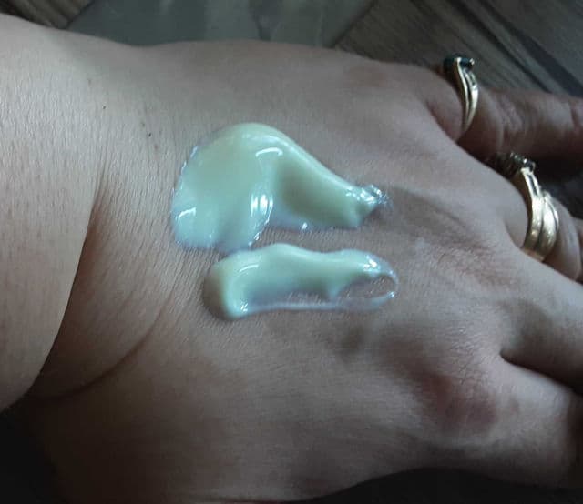 Nacific Vegan Sun Essence SPF50+ PA++++ review photo by nicolletiti