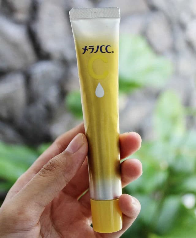 Rohto Melano CC Vitamin C Premium Essence review photo by skeengeeks