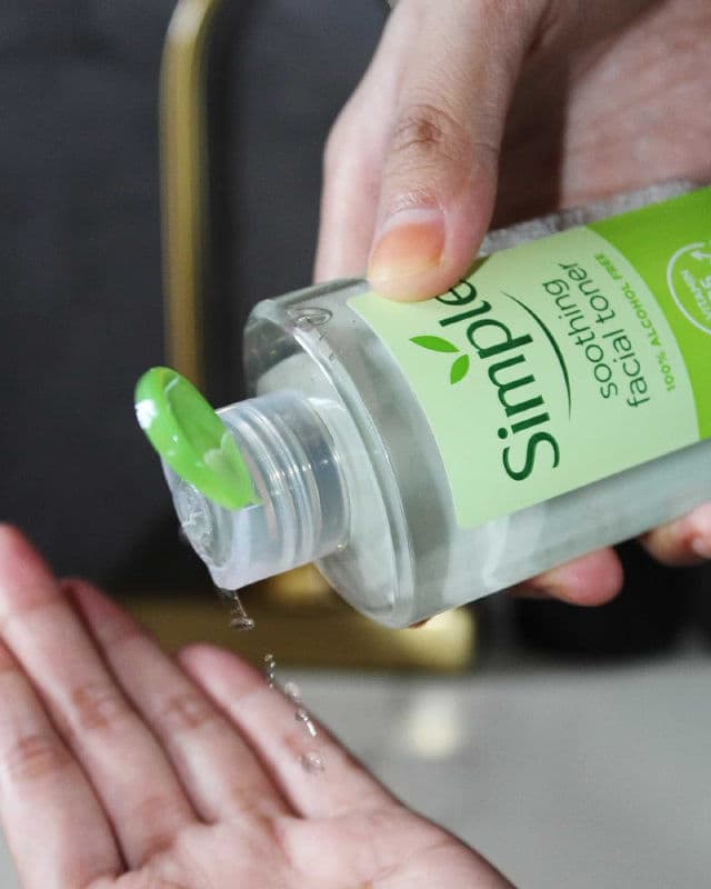 Simple Kind To Skin Soothing Facial Toner review photo by skeengeeks