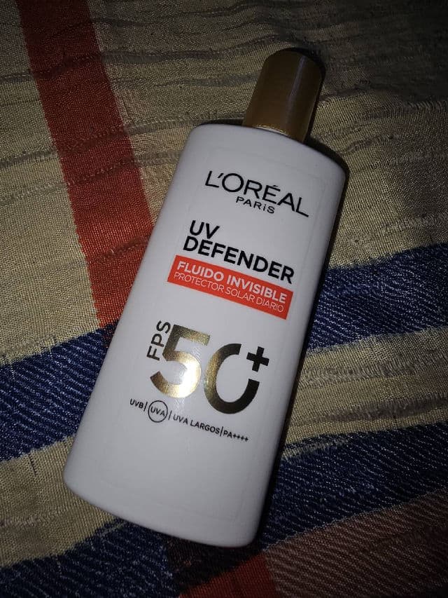 L'Oreal Paris Protector Solar UV Defender Fluido Invisible Anti-Fotoenvejecimiento FPS 50+ review photo by itsjaquelin