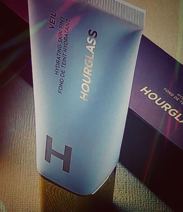 Hourglass Cosmetics Veil Hydrating Skin Tint review photo by robinhop