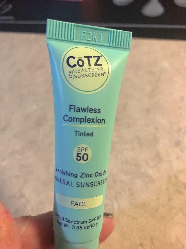 Cotz Flawless Complexion SPF 50 – Tinted review photo by robinhop