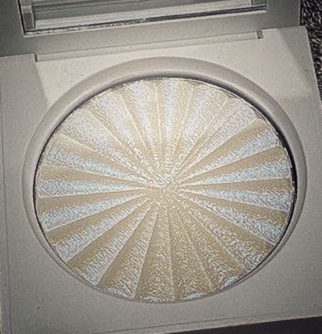 OFRA Highlighter - Mother Earth review photo by robinhop