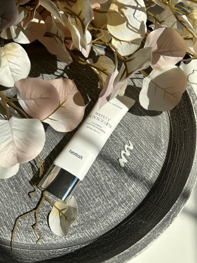 Heimish Moringa Ceramide Hyaluronic Hydrating Watery Sunscreen SPF50+ PA++++ review photo by Glowyforever