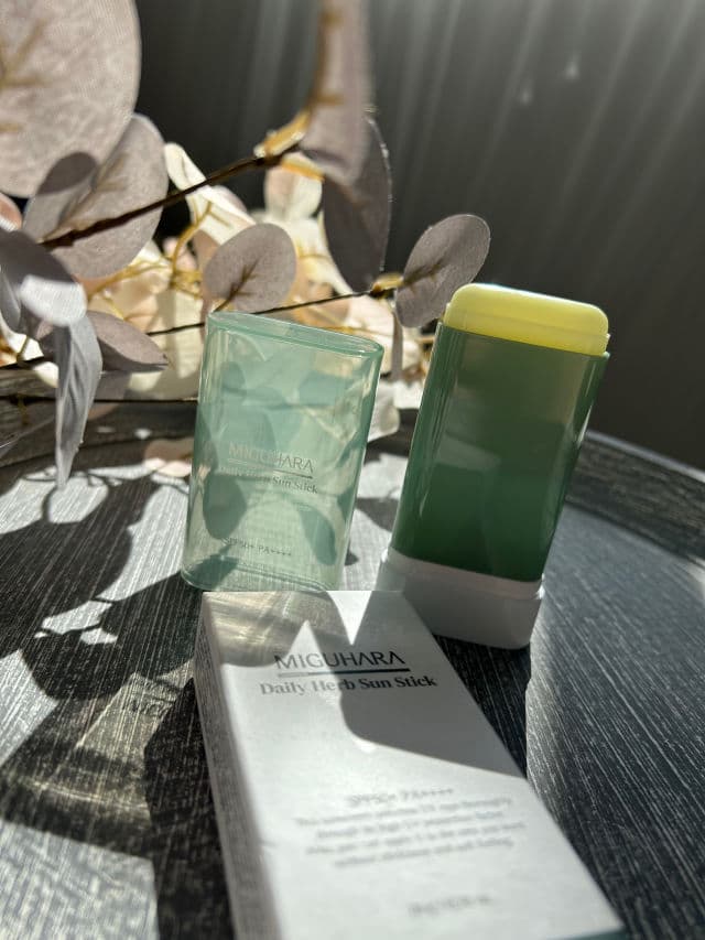 Miguhara (Green) Daily Herb Sun Stick SPF 50+ PA++++ review photo by Glowyforever