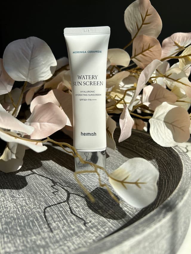 Heimish Moringa Ceramide Hyaluronic Hydrating Watery Sunscreen SPF50+ PA++++ review photo by Glowyforever