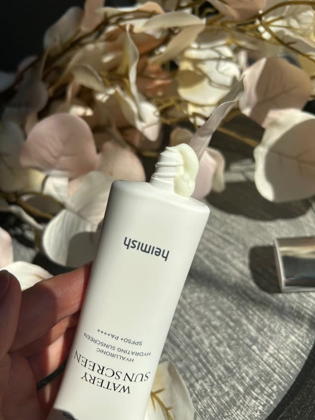 Heimish Moringa Ceramide Hyaluronic Hydrating Watery Sunscreen SPF50+ PA++++ review photo by Glowyforever