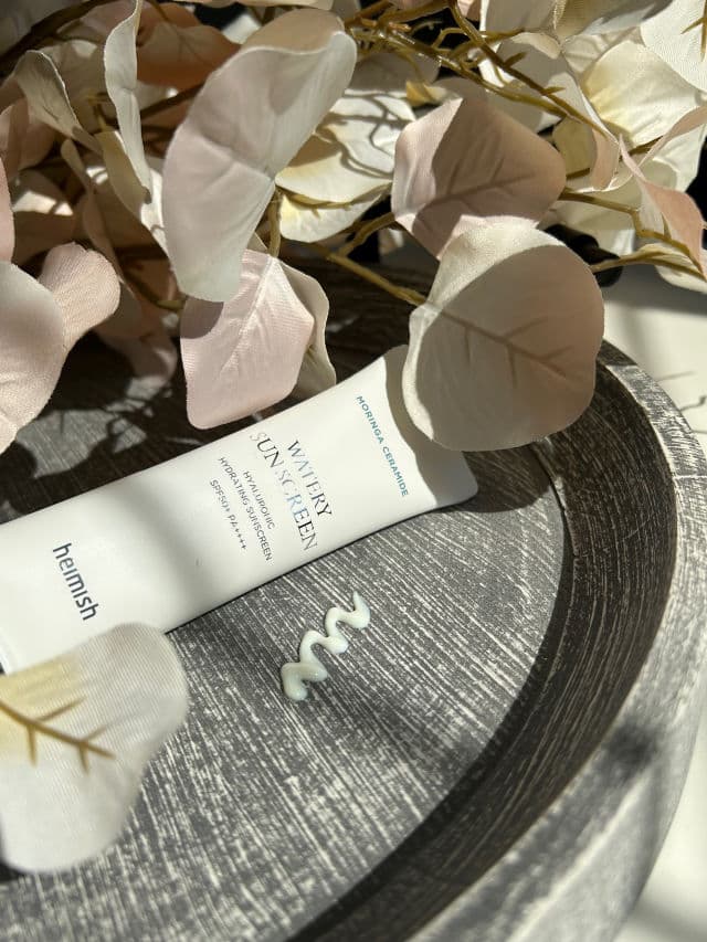 Heimish Moringa Ceramide Hyaluronic Hydrating Watery Sunscreen SPF50+ PA++++ review photo by Glowyforever