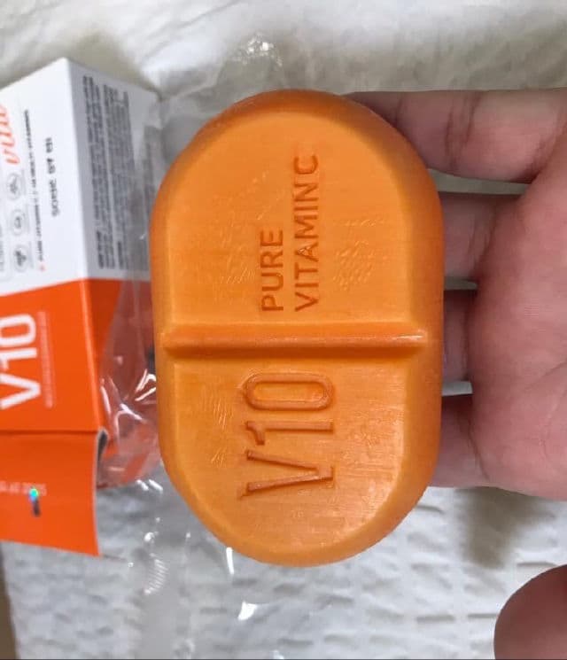 Some By Mi Pure Vitamin C V10 Cleansing Bar review photo by zimikchan27