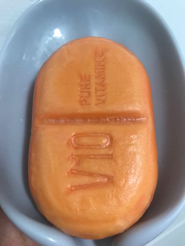 Some By Mi Pure Vitamin C V10 Cleansing Bar review photo by zimikchan27