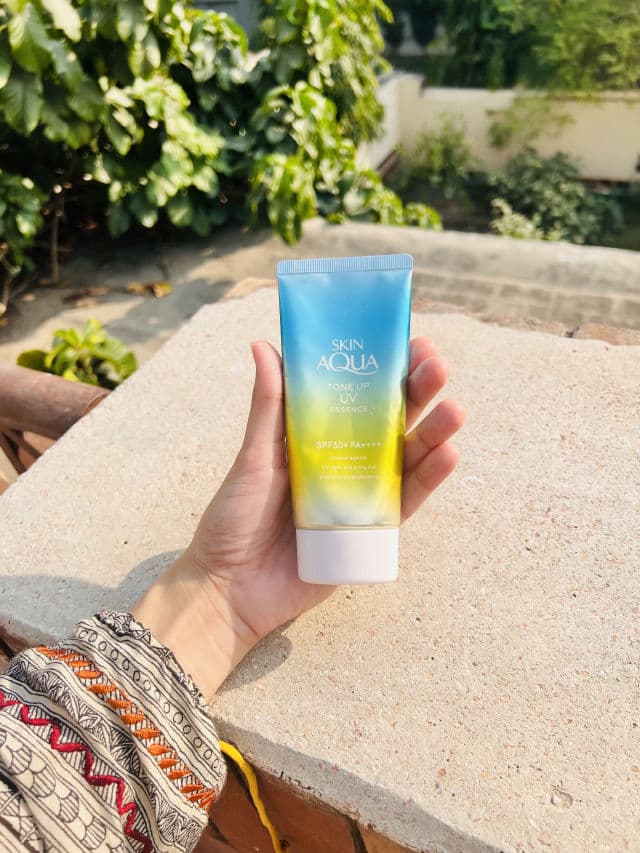SKIN AQUA Skin Aqua Tone Up UV Essence Mint Green SPF50+ PA++++ review photo by Bandesha