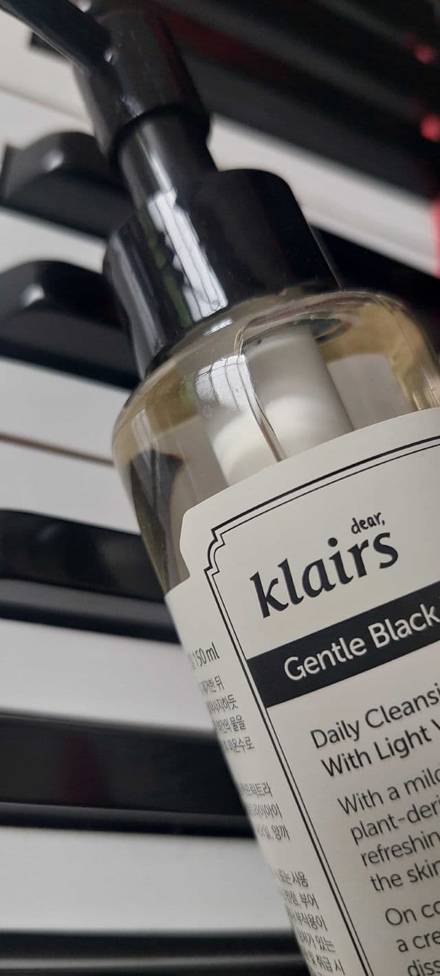 Dear, Klairs Gentle Black Fresh Cleansing Oil review photo by Gray17