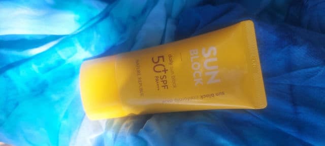 NATURE REPUBLIC California Aloe Daily Sun Block SPF 50+ PA++++ review photo by Gray17