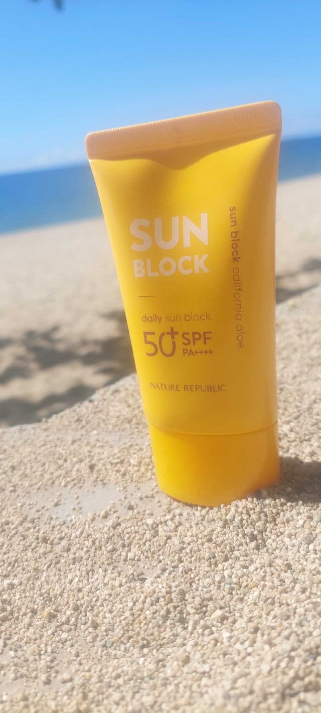 NATURE REPUBLIC California Aloe Daily Sun Block SPF 50+ PA++++ review photo by Gray17