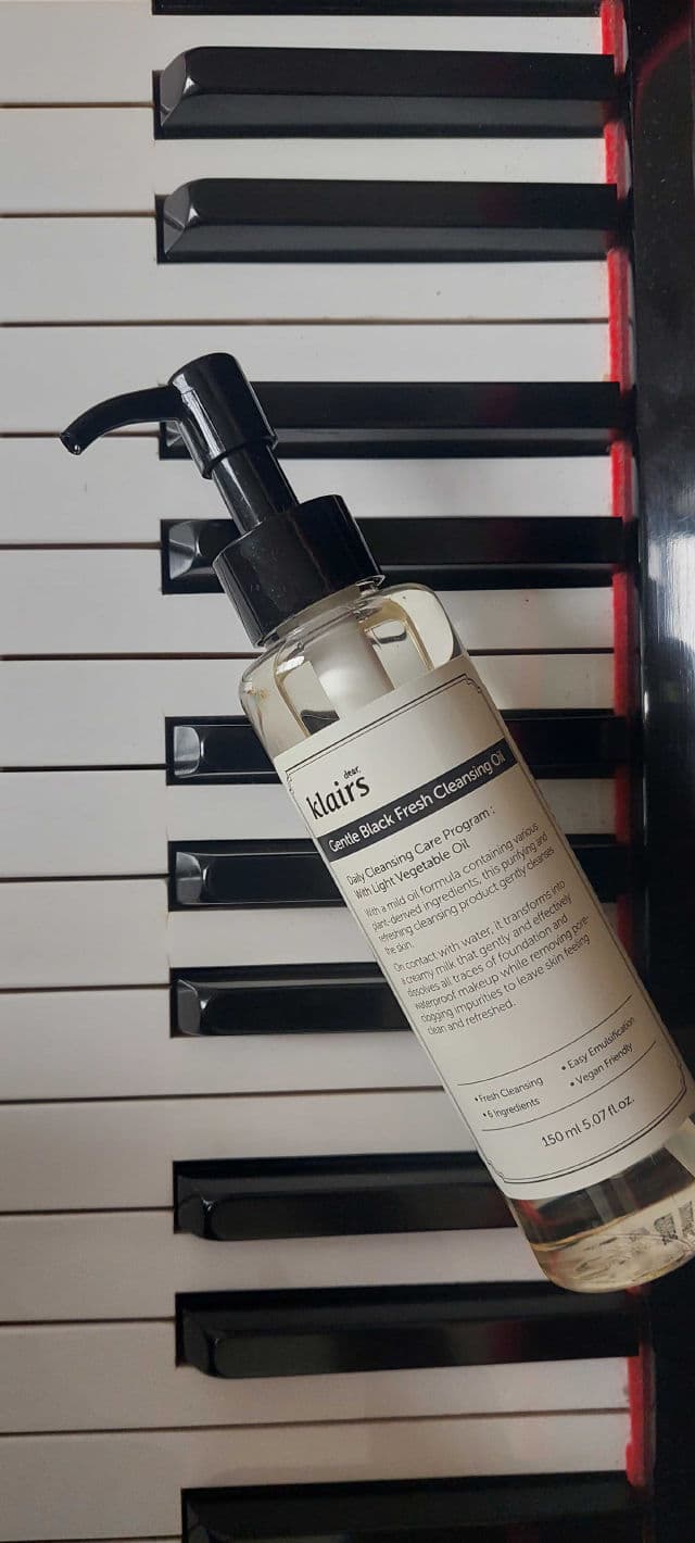 Dear, Klairs Gentle Black Fresh Cleansing Oil review photo by Gray17