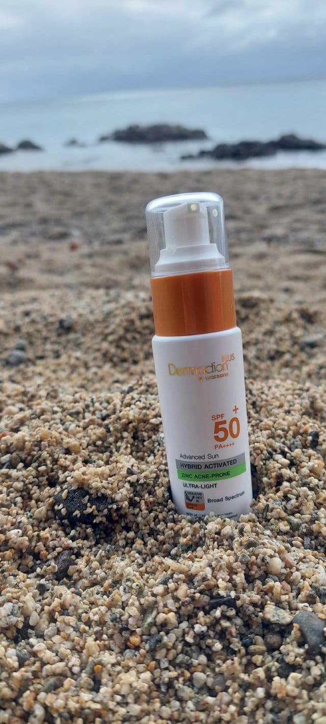 Dermaction Plus by Watsons Advance Sun Hybrid Acne-prone Aqua Gel SPF 50+ PA++++ review photo by Gray17