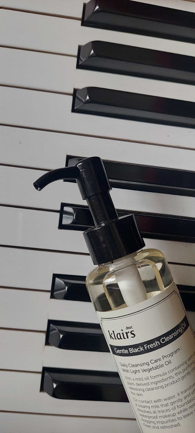 Dear, Klairs Gentle Black Fresh Cleansing Oil review photo by Gray17
