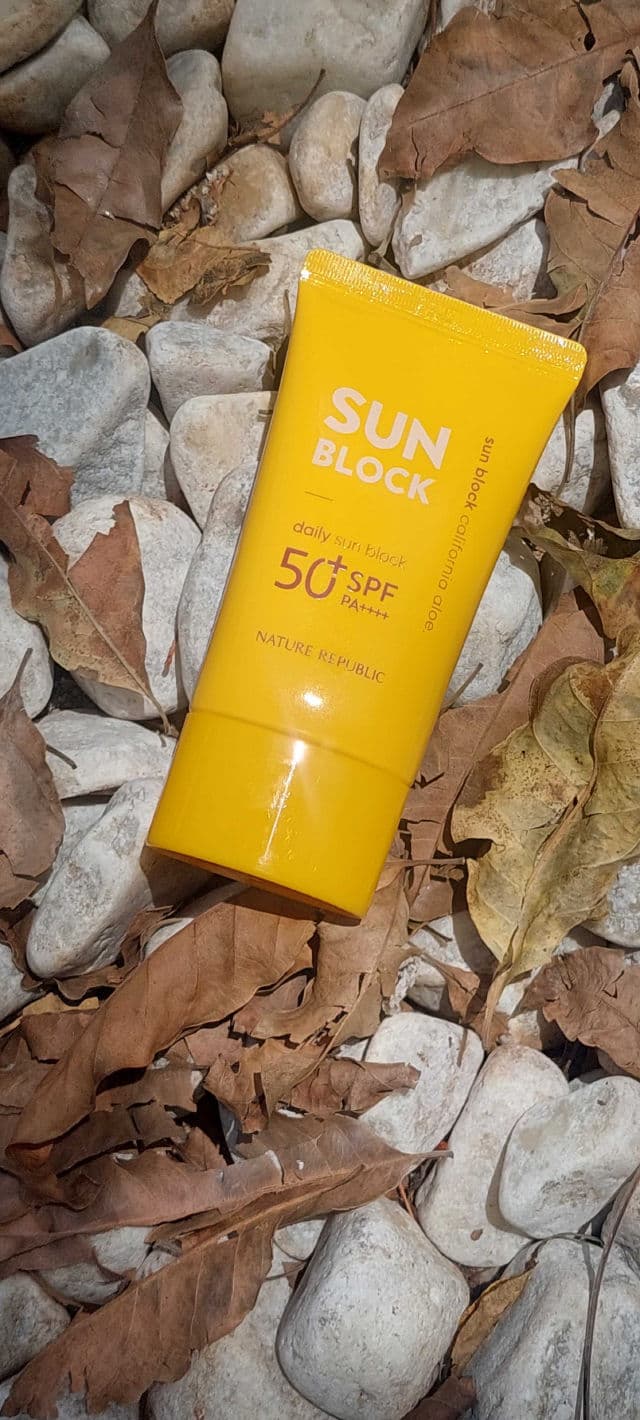 NATURE REPUBLIC California Aloe Daily Sun Block SPF 50+ PA++++ review photo by Gray17