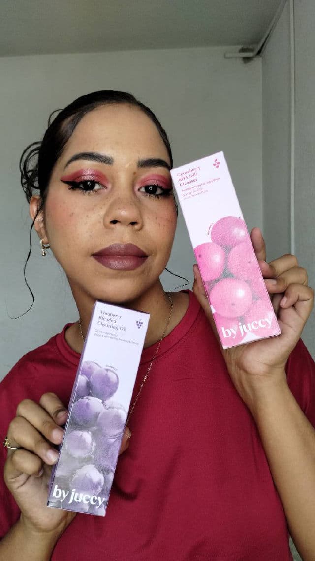 By Juccy Gooseberry AHA Jelly Cleanser review photo by liliconestilos