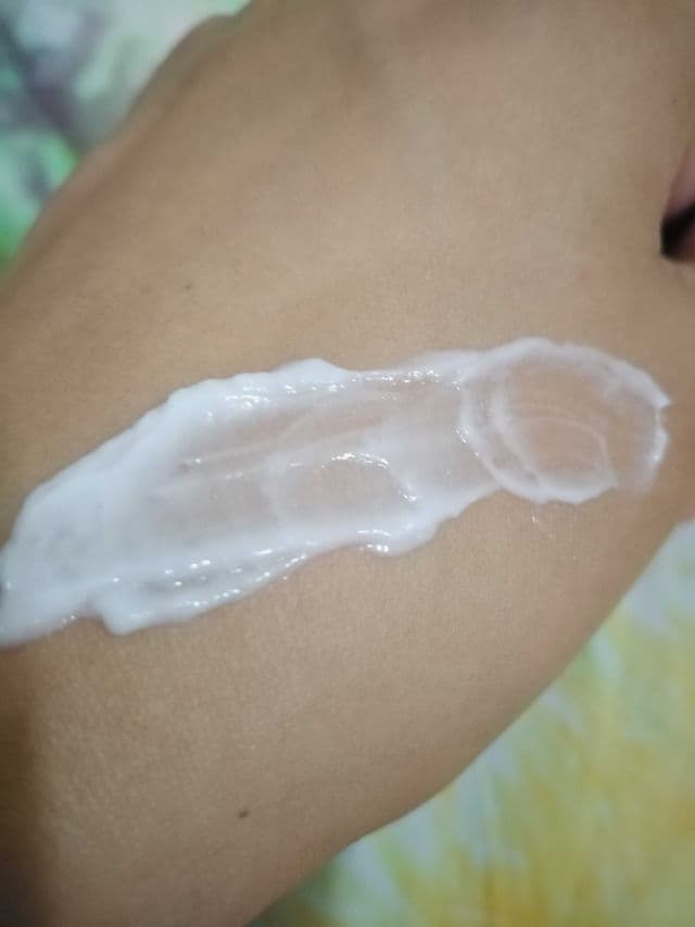 Face Facts Hydrating Eye Cream review photo by Nishat