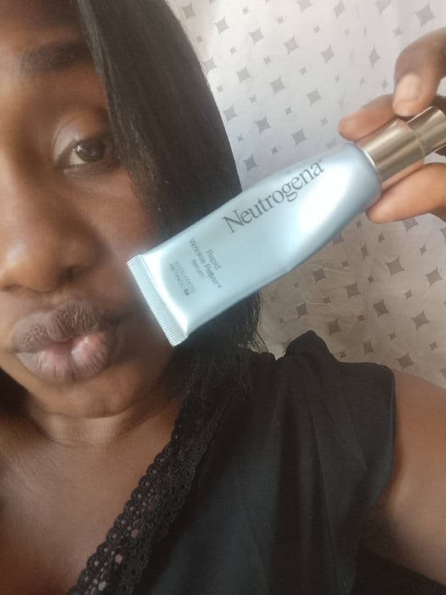 Neutrogena Rapid Wrinkle Repair Serum review photo by YeimyMella