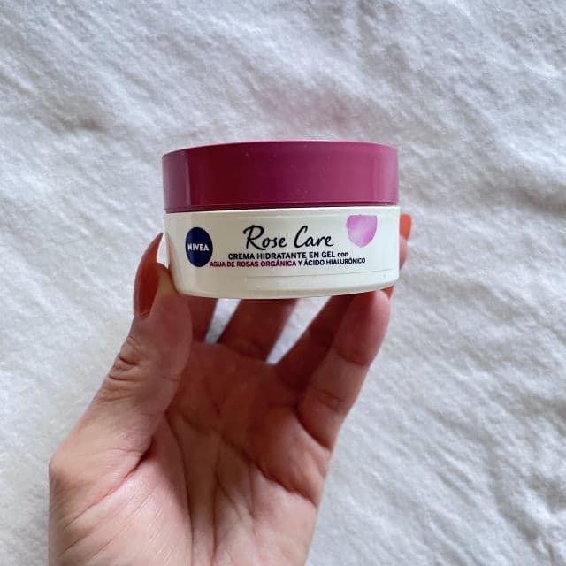 Nivea Rose Care Moisturising Gel Cream with Organic Rose Water & Hyaluronic Acid  review photo by YaniUgc