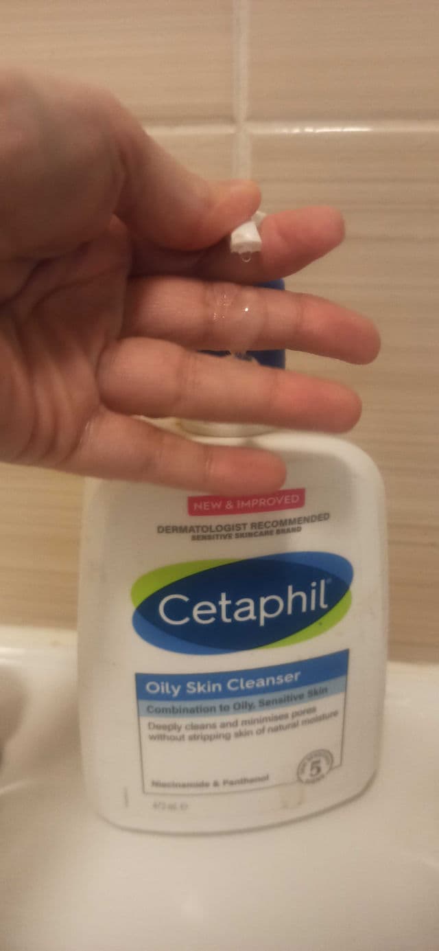 Daily Facial Cleanser - Combination to Oily, Sensitive Skin product review