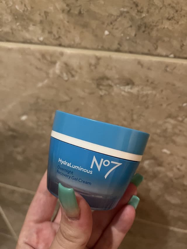 No7 HydraLuminous Overnight Recovery Gel Cream review photo by Amylou