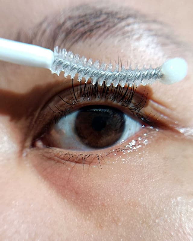 BENTON Honest Eyelash Serum review photo by skinxavior