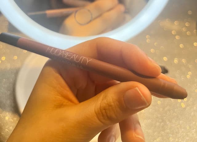 Huda Beauty Honey Beige review photo by byGlitterSC