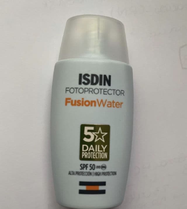 Fotoprotector Fusion Water SPF 50 product review