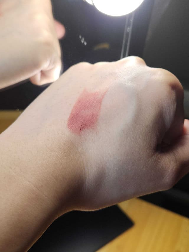 NARS Powermatte Long Lasting Lipstick review photo by elaineganuelas