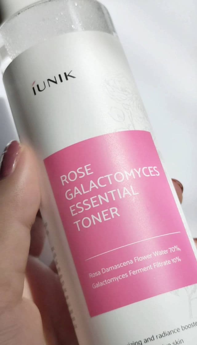 Iunik Rose Galactomyces Essential Toner review photo by lunabellarina