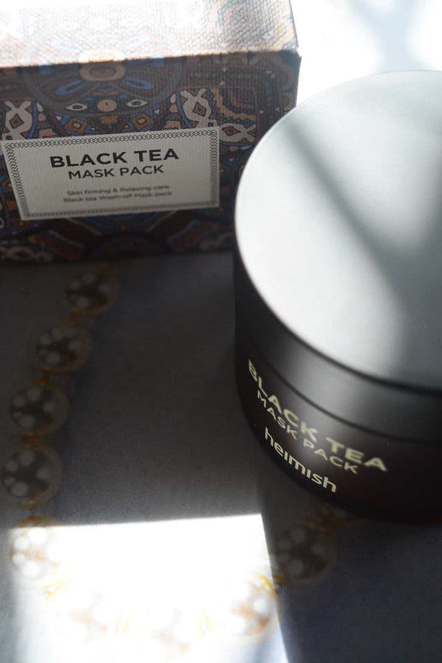 Heimish Black Tea Mask Pack review photo by lunabellarina