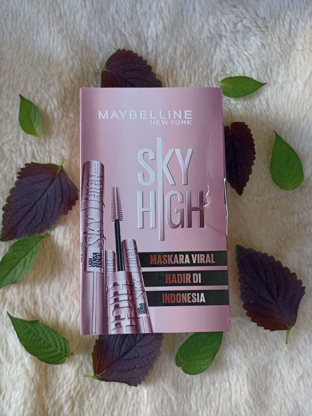 Maybelline Lash Sensational Sky High Waterproof Mascara review photo by ILMI
