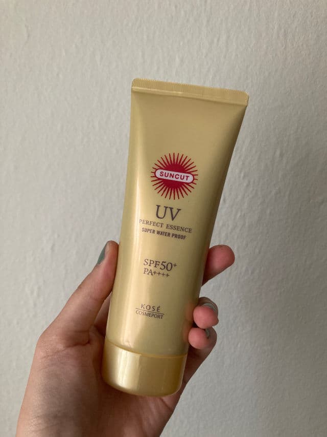 Kose Cosmeport Suncut UV Essence Super Waterproof review photo by milkagoch