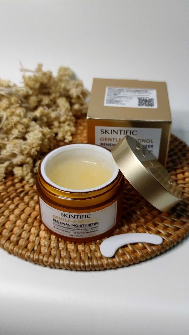 Skintific Gentle A Retinol Renewal Moisturizer review photo by sukahijau