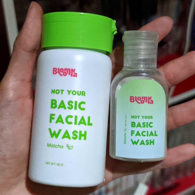 Bloomka Not Your Basic Facial Wash - Matcha  review photo by sxkahijau