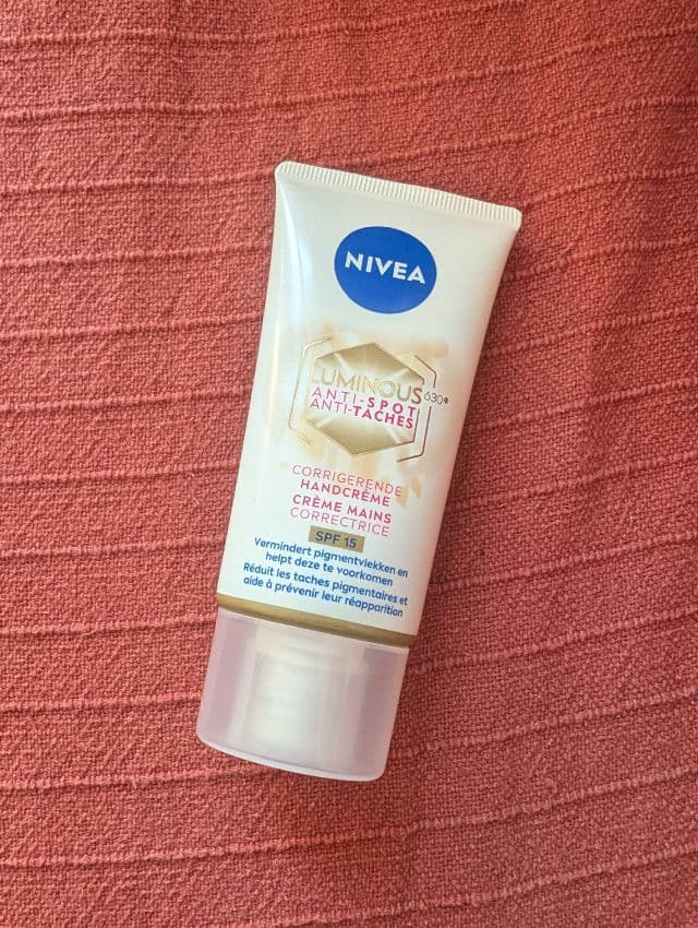 Nivea Luminous 630 Anti Spot Advanced Hand Cream SPF 15 review photo by Narcisaorganica