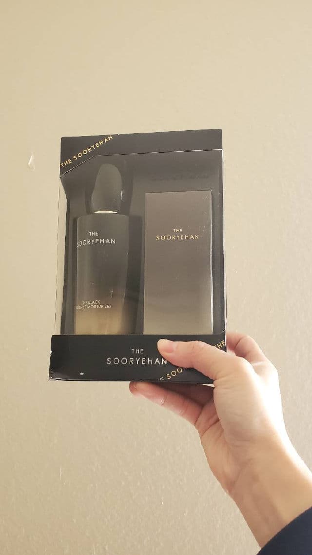 Sooryehan The Black Essence Moisturizer review photo by auderpop