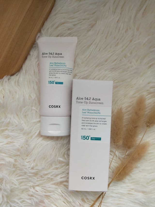 COSRX Aloe 54.2 Aqua Tone-up Sunscreen SPF50+ PA++++ review photo by chloemont