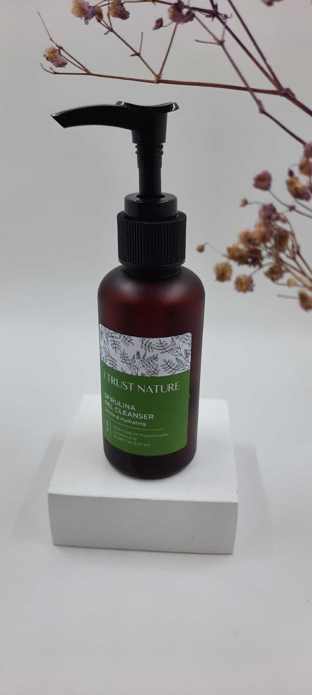 I Trust Nature Spirulina Gel Cleanser review photo by glowediaries
