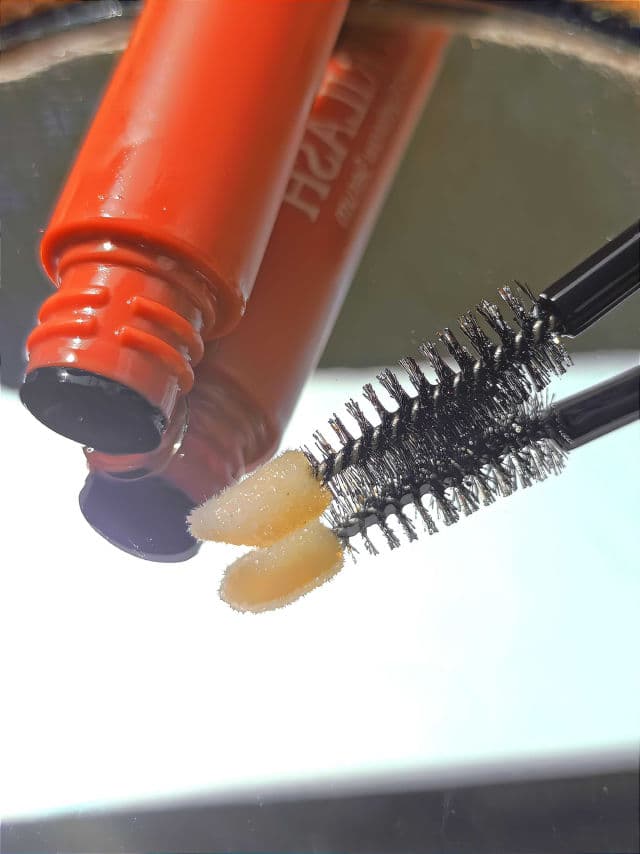 Nutrishe Nutrilash Eyelash & Eyebrow Serum review photo by Meivita28
