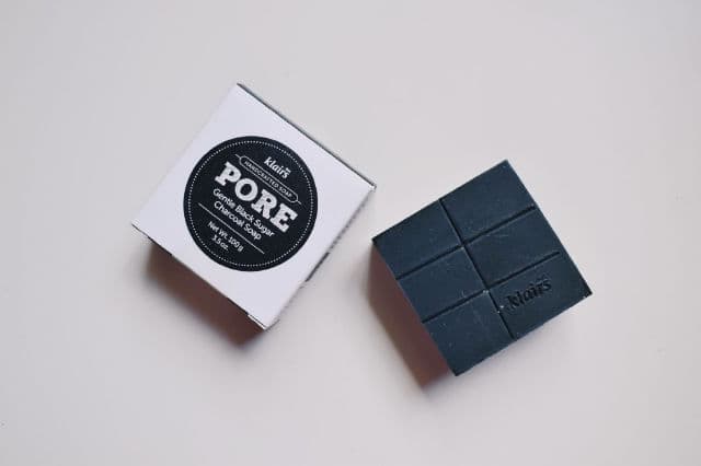 Dear, Klairs Gentle Black Sugar Charcoal Soap review photo by Yami
