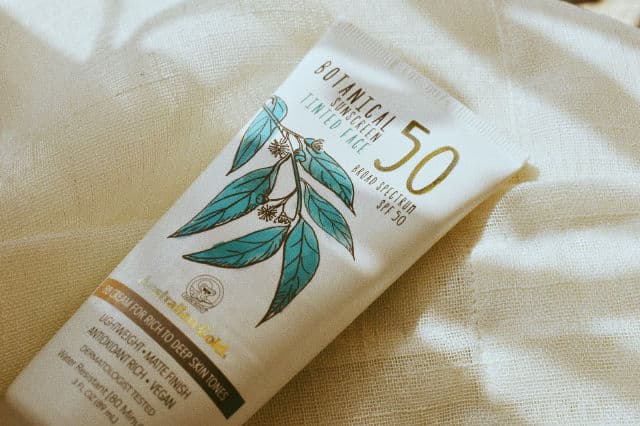 Australian Gold Botanical SPF 50 Tinted Face Mineral Lotion review photo by Yami