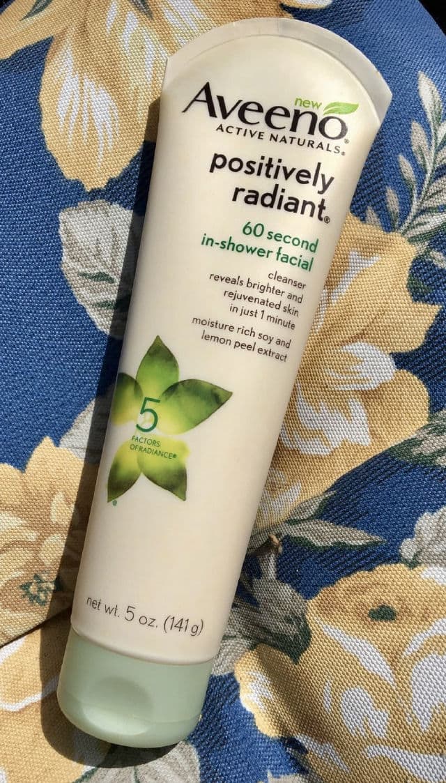 Aveeno Active Naturals Positively Radiant Tinted Moisturizer SPF 30 review photo by Andiarygreisy
