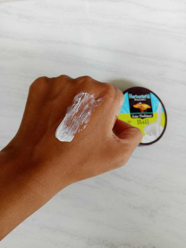 Herborist Lulur Traditional Bali Extra Scrub Milk Extract + Whitening review photo by yunzie
